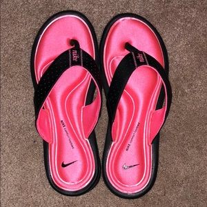 NIKE MEMORY FOAM FLIP FLOPS